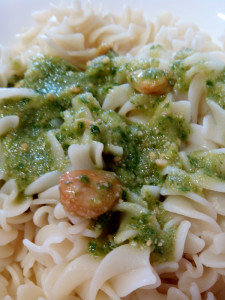 Pasta sasi-pesto saltsarekin